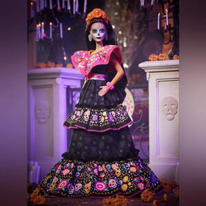 NRFB, Barbie 2021 Dia De Muertos Barbie Doll Day Of The Dead Colorful Mattel NEW